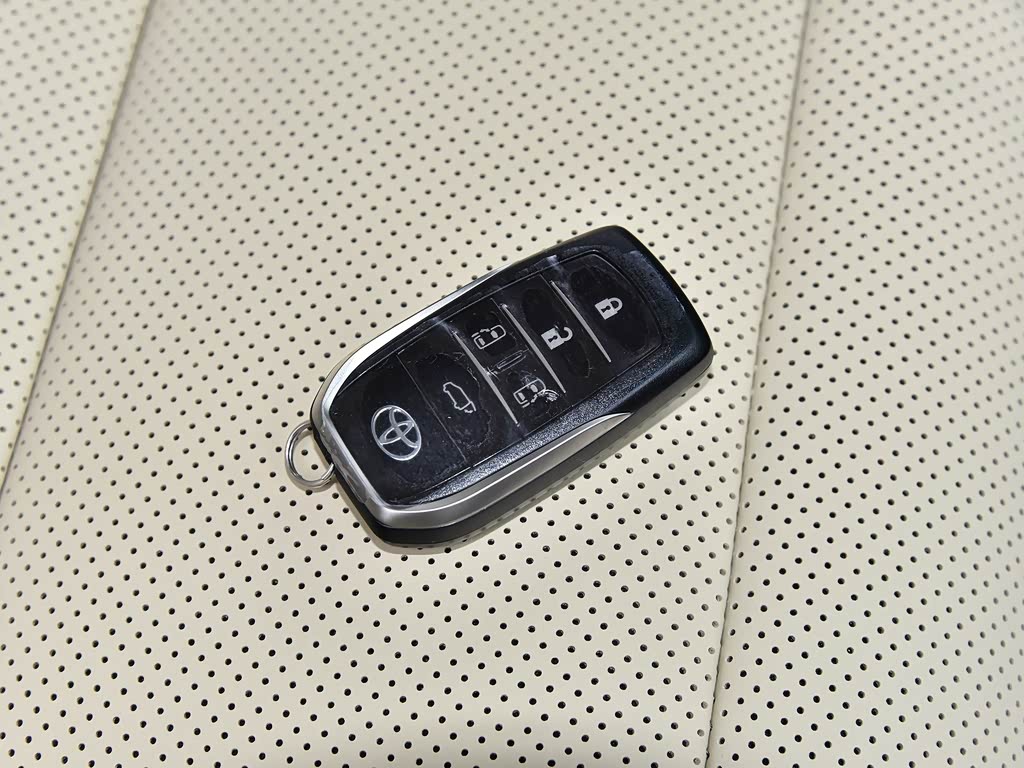 丰田(进口) 威尔法 2020款 双擎 2.5l hv尊贵版