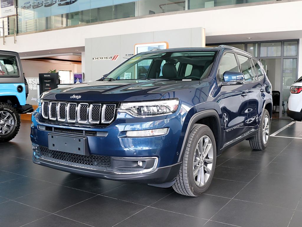 广汽菲克jeep 大指挥官 2018款 2.0t 两驱进享版 国v