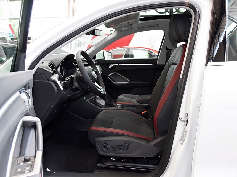 一汽-大众奥迪 奥迪q3 2019款 40 tfsi 时尚致雅型