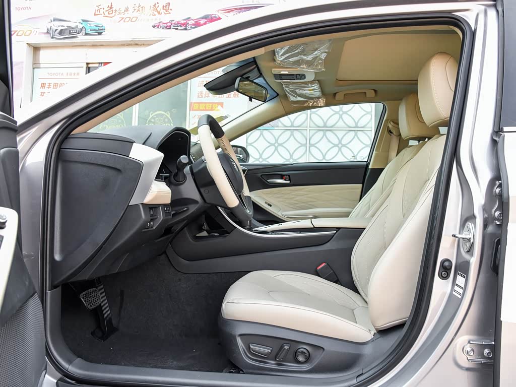 一汽丰田 亚洲龙 2019款 双擎 2.5l xle尊贵版 国vi