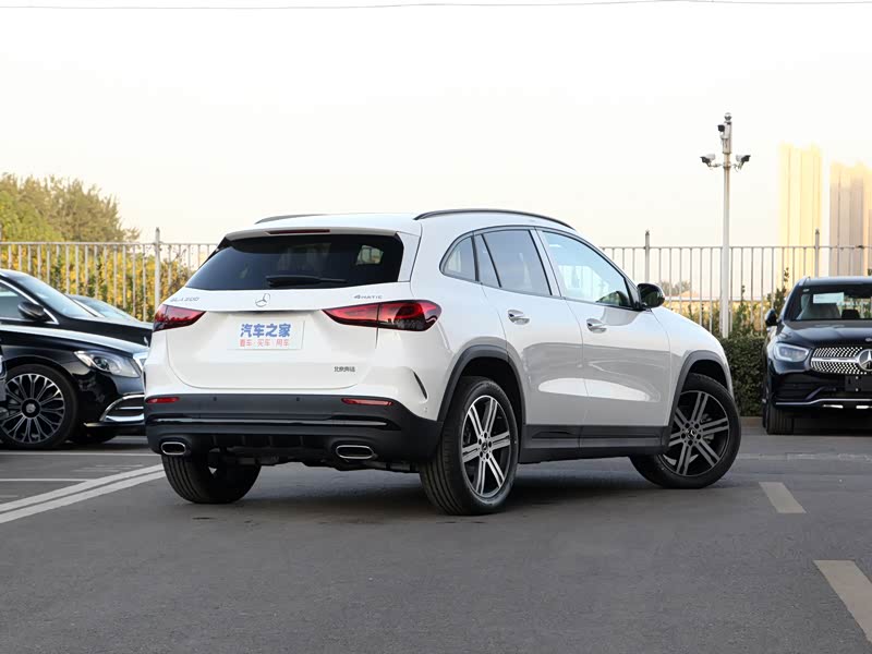 北京奔驰 奔驰gla 2020款 gla 180 北极白 车身外观