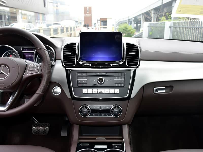 奔驰(进口) 奔驰gls 2019款 gls 320 4matic臻藏版 中控方向盘 已经是