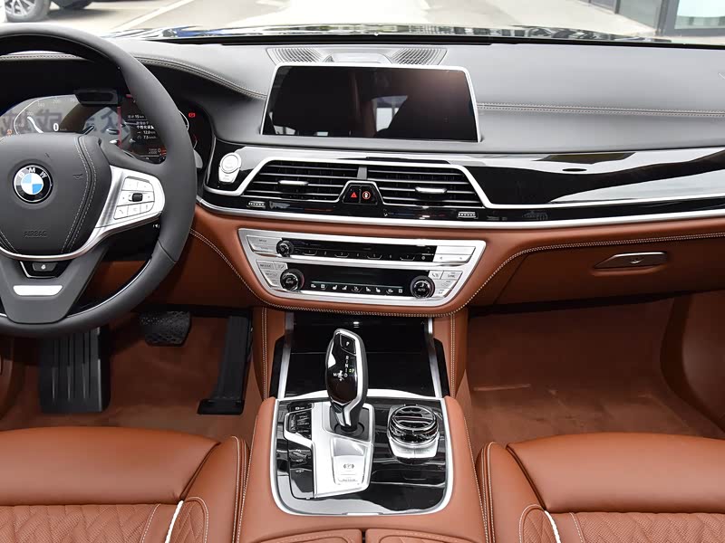 宝马(进口) 宝马7系 2019款 改款 740li xdrive 行政型 豪华套装