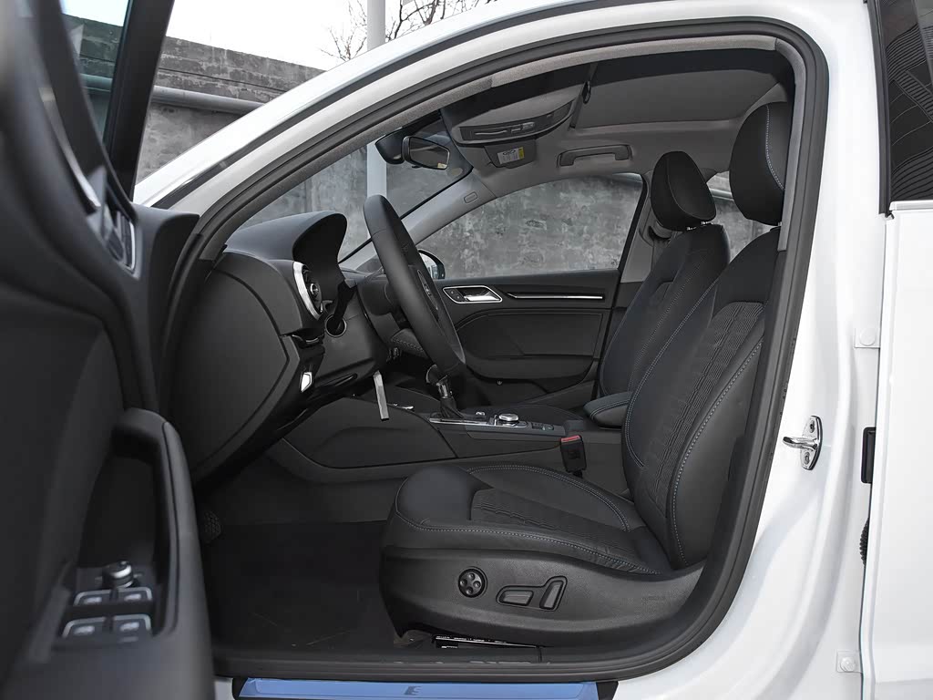 >一汽奥迪>奥迪a3>2019款sportback35tfsi时尚型国vi>车厢座椅>2019款
