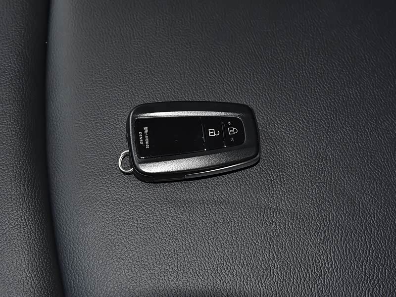 一汽丰田 rav4荣放 2020款 2.0l cvt四驱风尚plus版