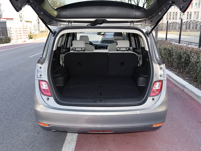 上汽通用别克 别克gl6 2019款 18t 5座精英型 国vi 车厢座椅