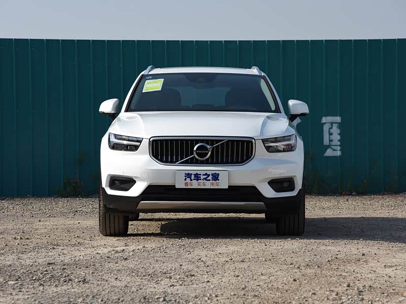 沃尔沃亚太 沃尔沃xc40 2021款 t4 四驱智远豪华版 水晶白 车身外观