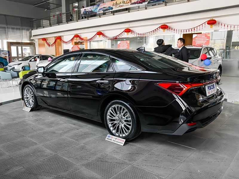 一汽丰田 亚洲龙 2019款 双擎 2.5l limited旗舰版 国vi