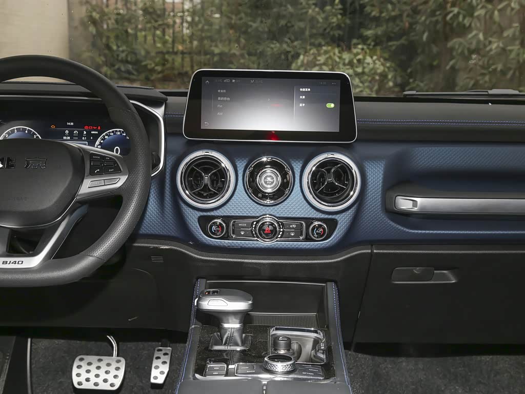 北京越野 北京bj40 2020款 2.0t 自动两驱城市猎人版先锋型