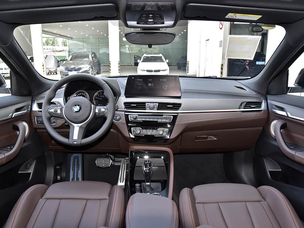 上海凡德汽车>华晨宝马>宝马x2>2021款改款sdrive25i锋芒版>中控方向