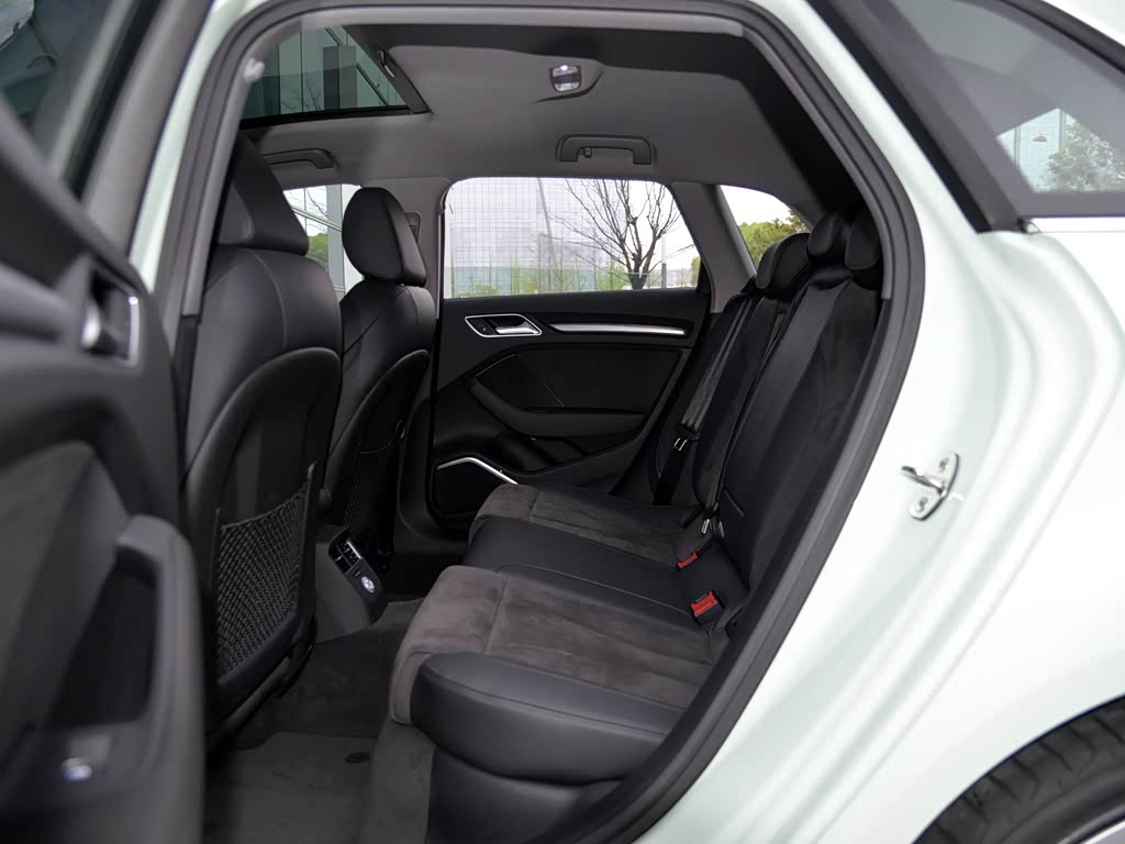 一汽-大众奥迪 奥迪a3 2017款 sportback 40 tfsi 运动型 车厢座椅