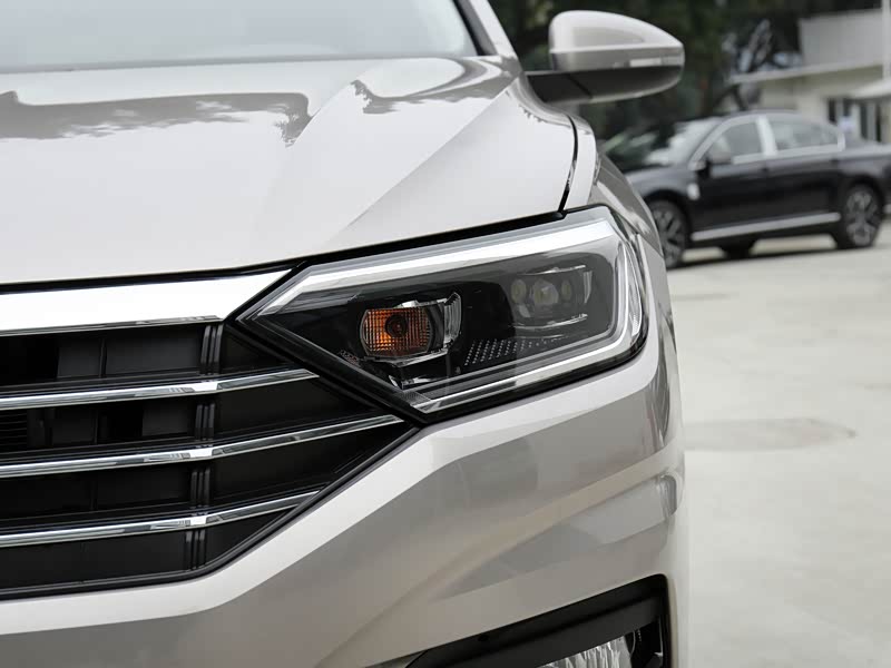 一汽-大众 速腾 2021款 200tsi 手动舒适智联版