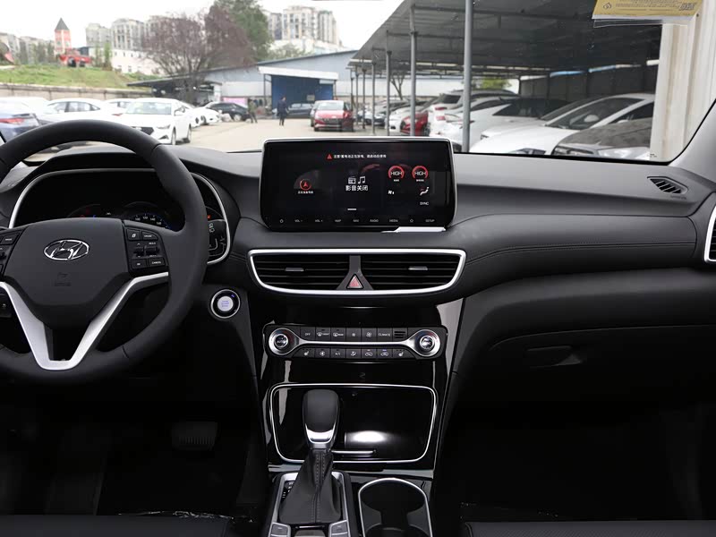 北京现代 途胜 2020款 280tgdi 两驱dlx智享版 国vi 中控方向盘已经是