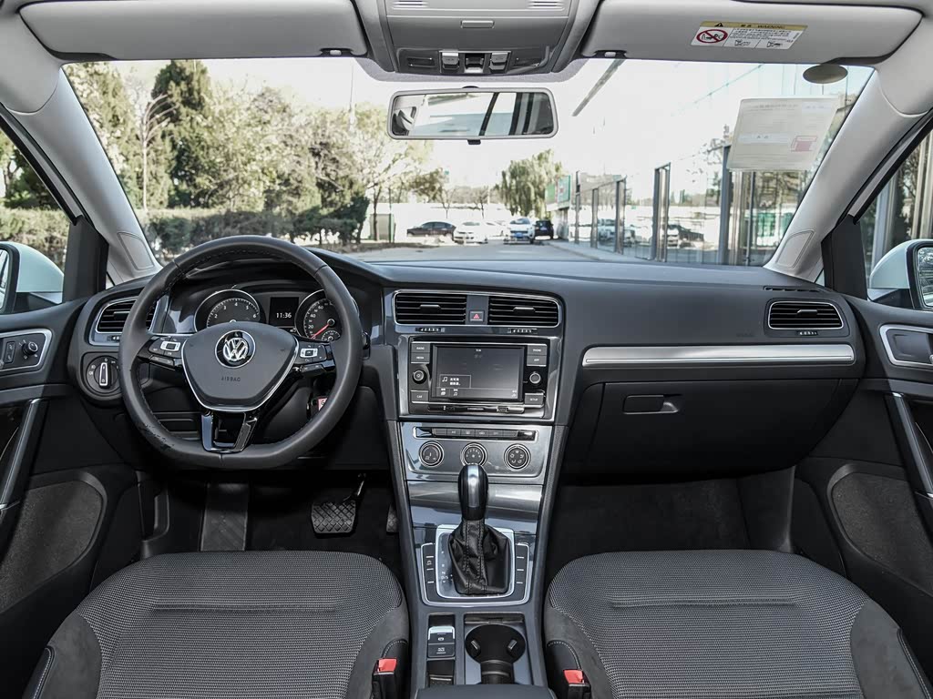 一汽-大众 高尔夫 2018款 230tsi 自动舒适型