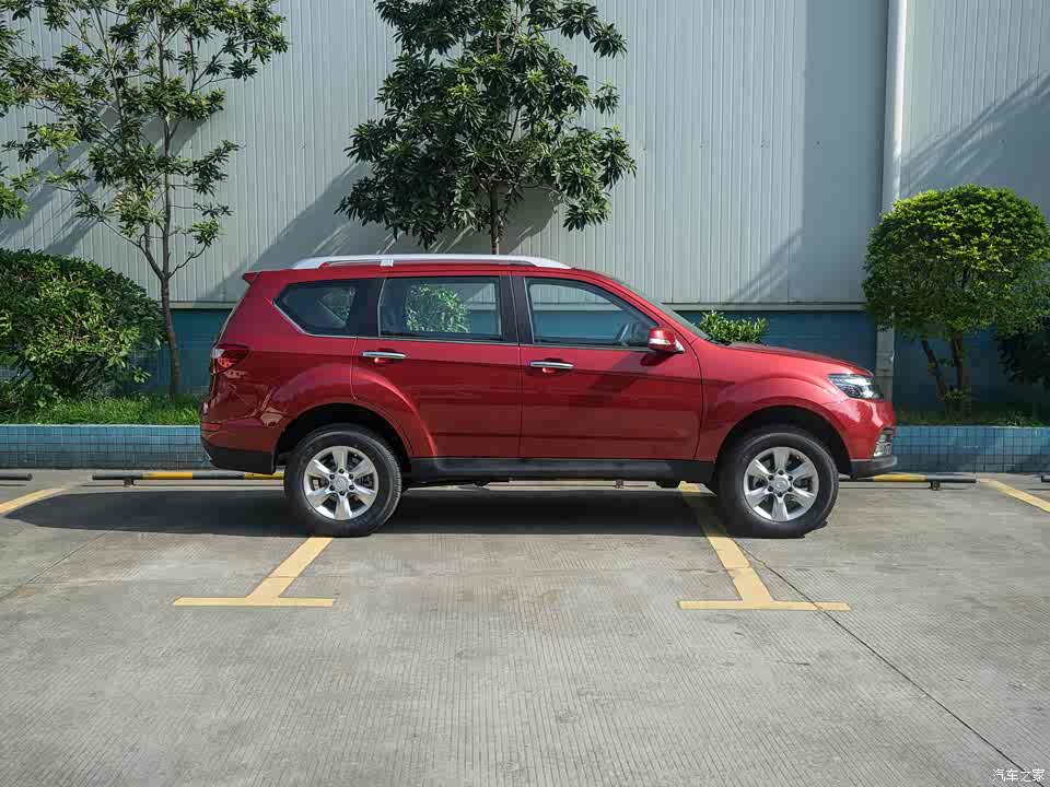 2016广州车展陆风新款x8售1138万起