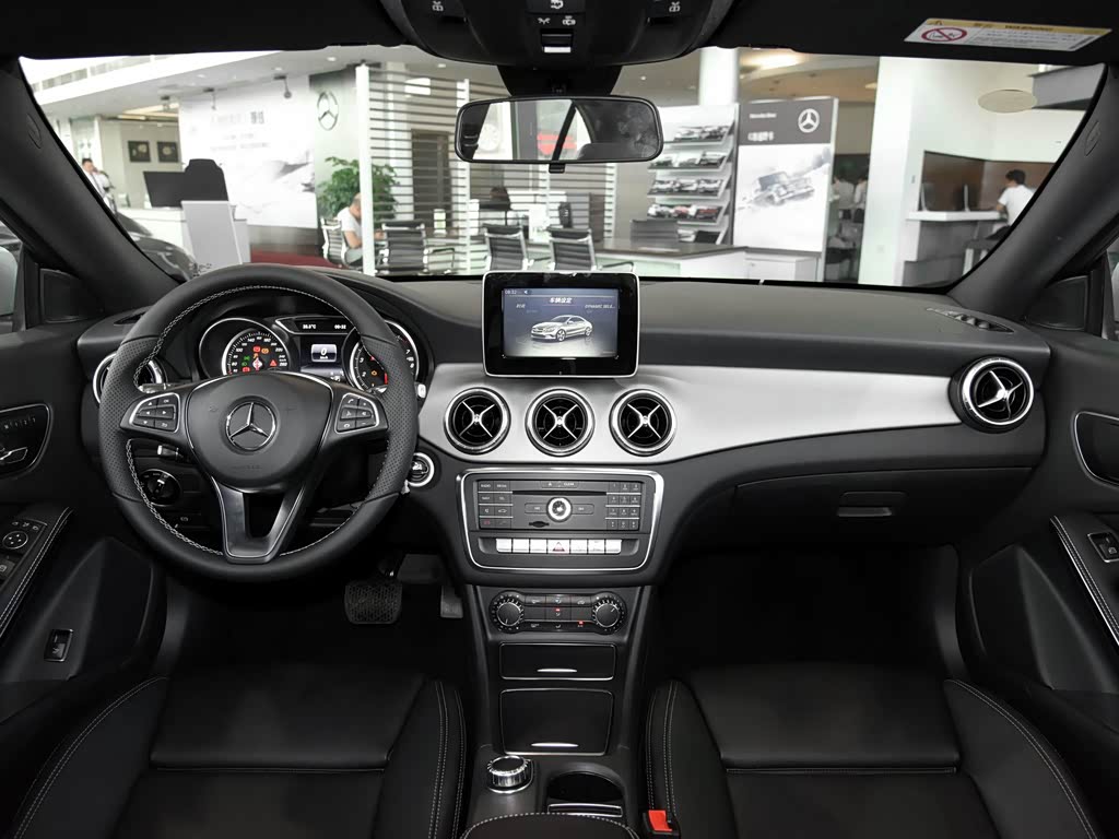 奔驰(进口) 奔驰cla级 2016款 改款 cla 200 时尚型