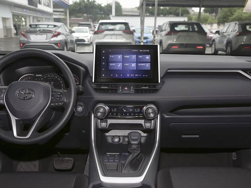 一汽丰田 rav4荣放 2021款 2.0l cvt四驱风尚版