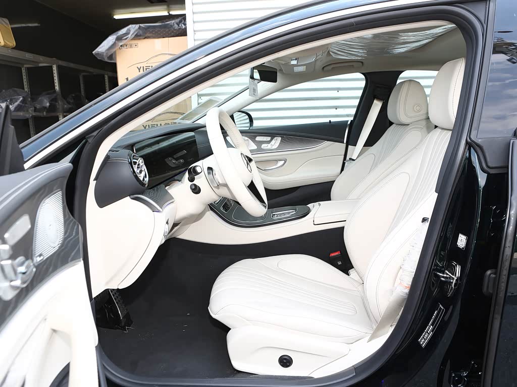 奔驰(进口) 奔驰cls 2023款 改款 cls 300 动感型