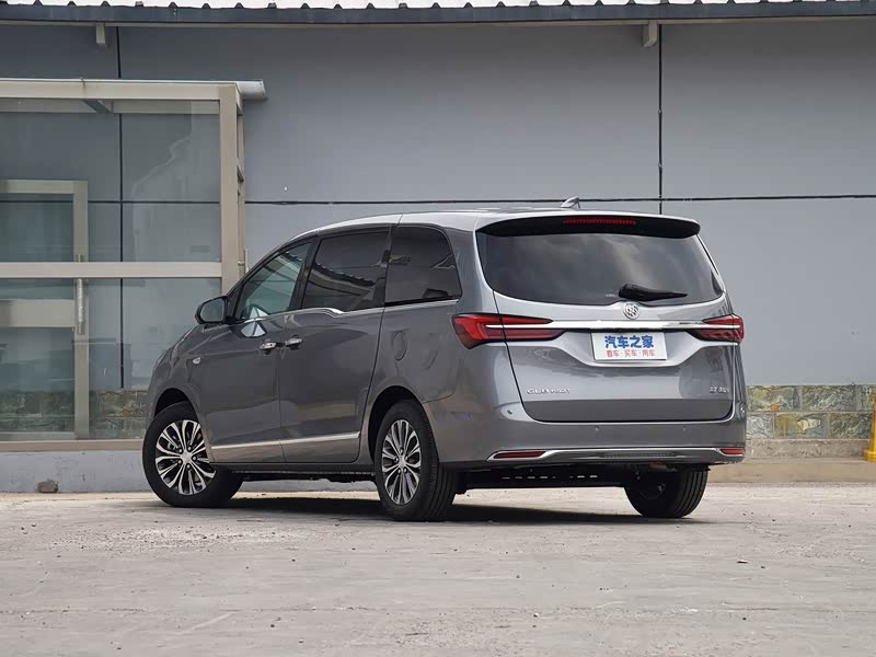 上汽通用别克 别克gl8 2020款 陆上公务舱 652t 尊贵型