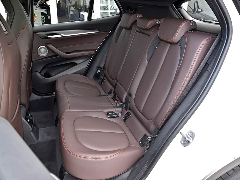 华晨宝马 宝马x2 2021款 改款 sdrive25i 锋芒版 车厢座椅已经是最后