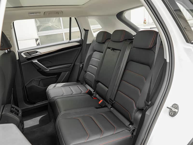 一汽-大众 探岳 2021款 330tsi 两驱30周年纪念版