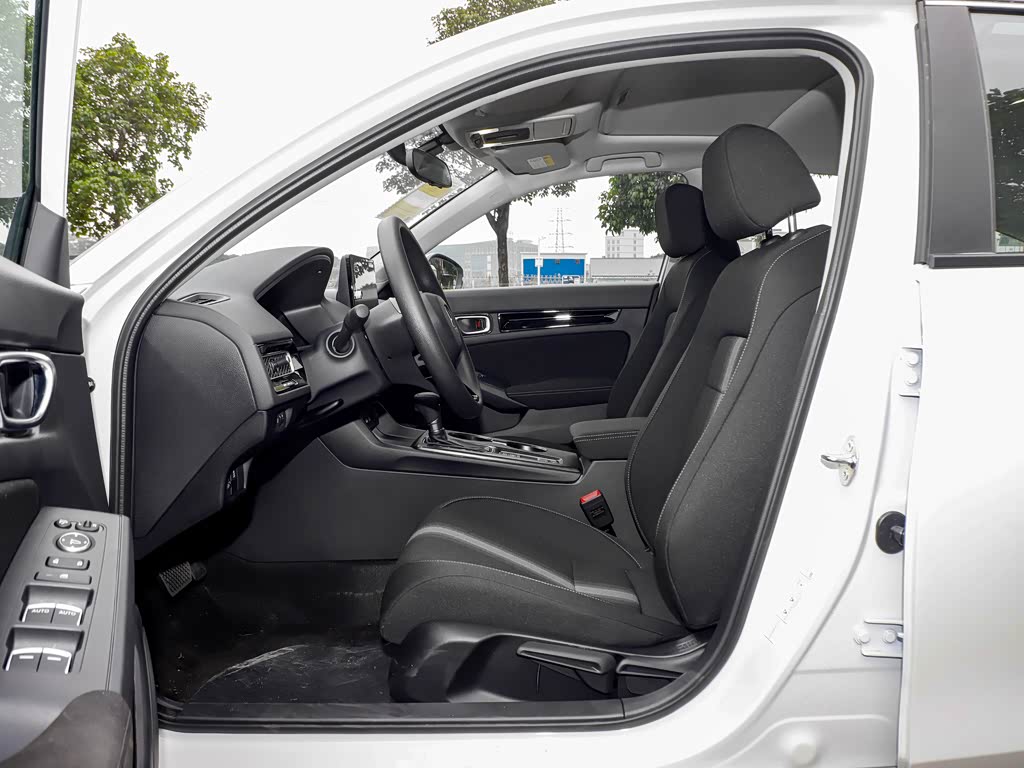 东风本田 思域 2023款 hatchback 240turbo cvt极跃版