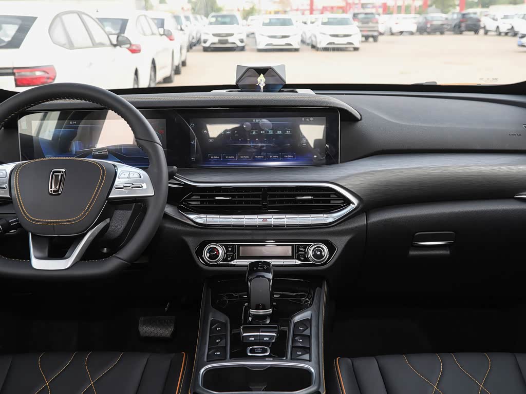 一汽奔腾 奔腾t77 2021款 pro 280 tid 自动尊贵型 中控方向盘已经是