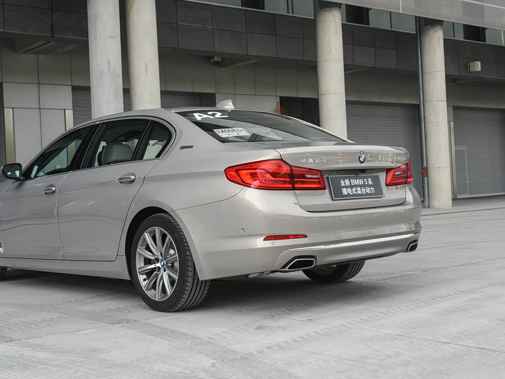 华晨宝马 宝马5系新能源 2018款 530le 豪华套装