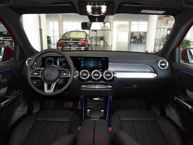 北京奔驰 奔驰glb 2021款 glb 200 动感型 中控方向盘已经是最后一张