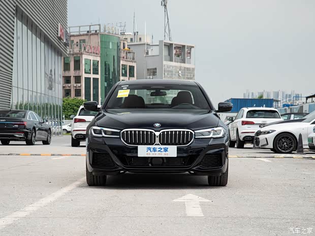 宝马5系欢迎到店垂询售价4365万元起