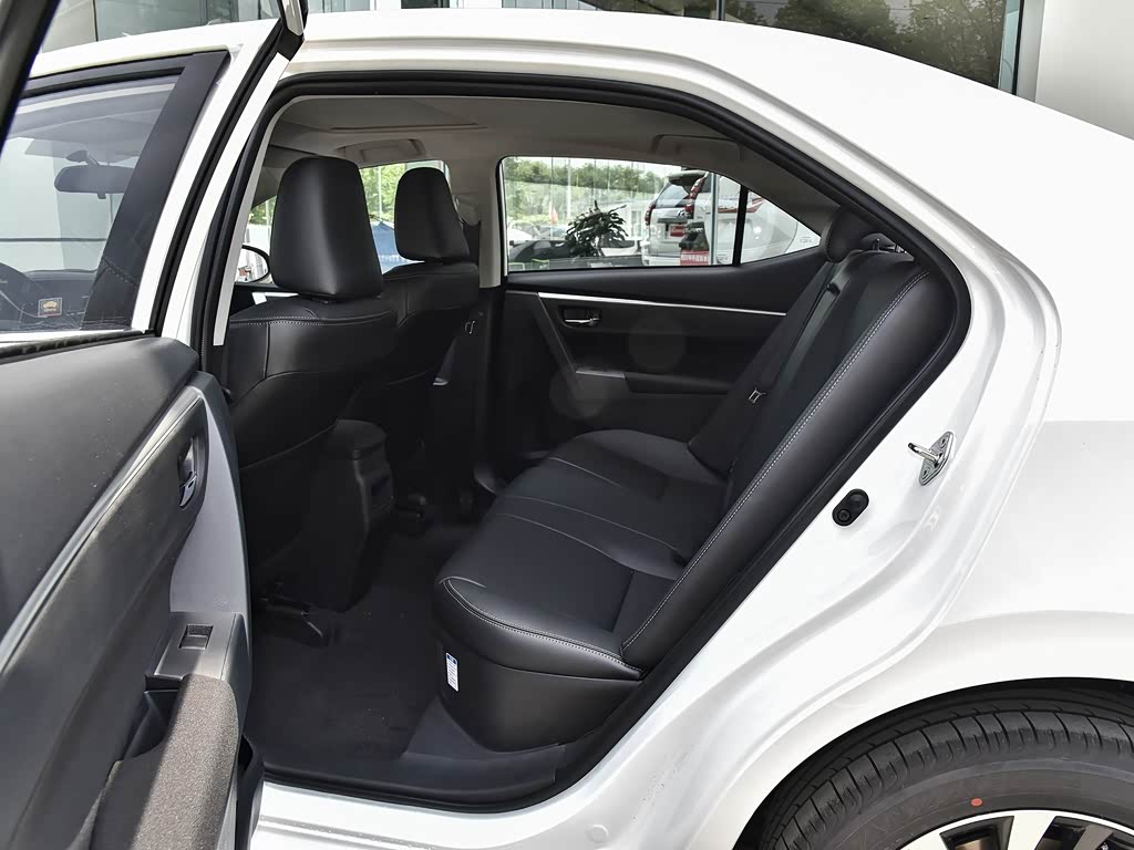 一汽丰田 卡罗拉双擎e  2020款 1.8l e-cvt舒适版