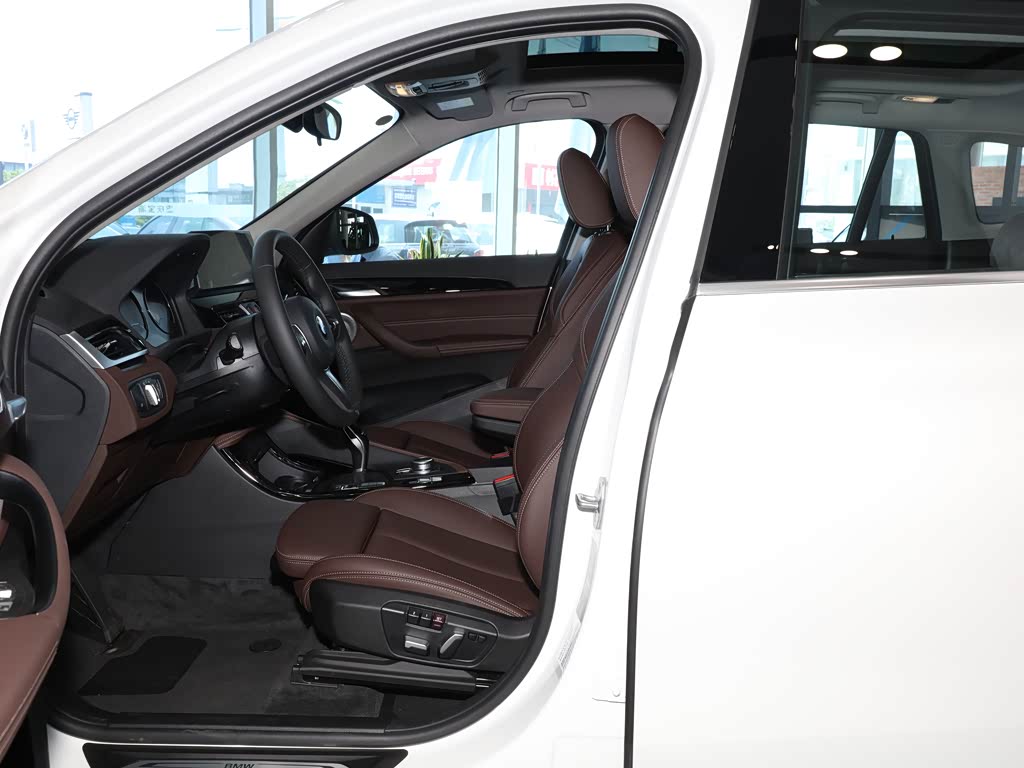 华晨宝马 宝马x1 2021款 改款 sdrive20li 尊享型