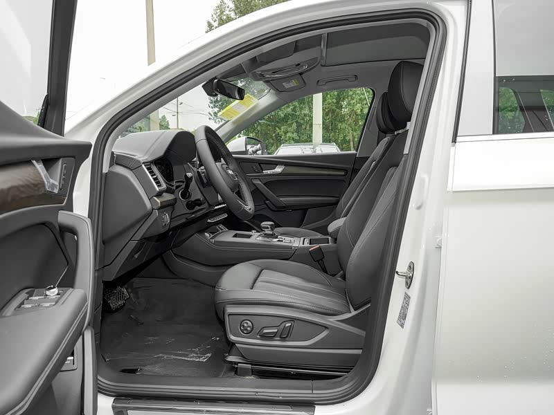 一汽-大众奥迪 奥迪q5l 2021款 40 tfsi 豪华致雅型 车厢座椅已经是