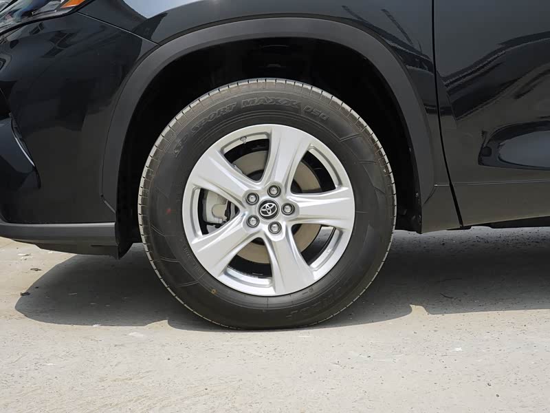 广汽丰田 汉兰达 2022款 双擎 2.5l 两驱精英版 5座