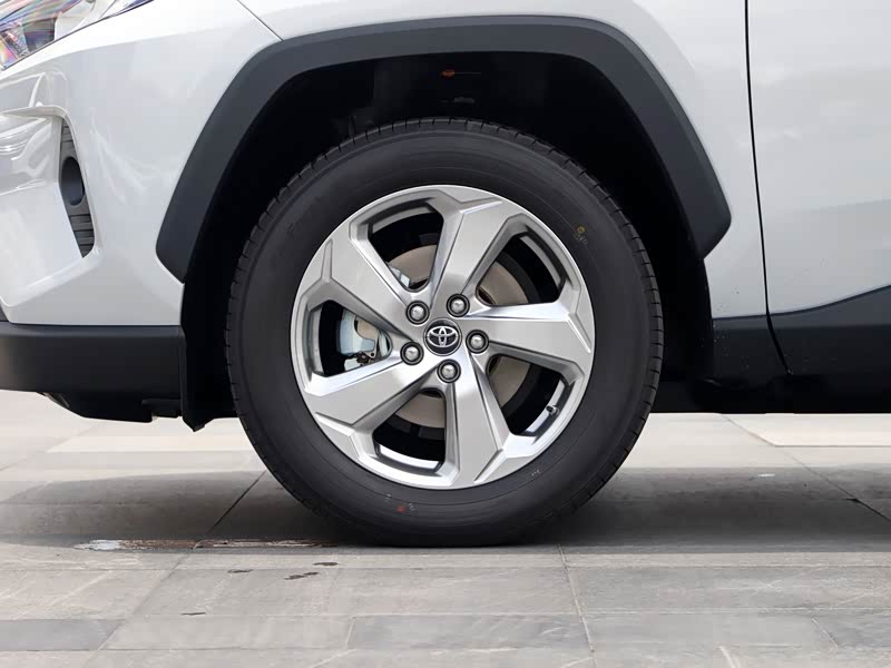 一汽丰田 rav4荣放 2021款 双擎 2.5l e-cvt两驱精英版