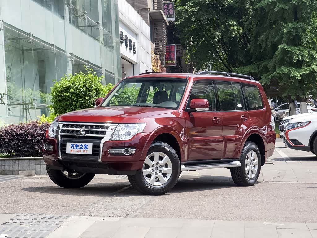 三菱(进口) 帕杰罗(进口) 2020款 3.0l 自动舒适版