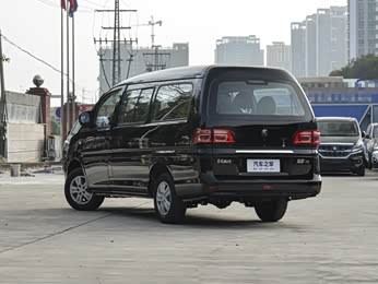 2024款m5l15t手动舒适型7座