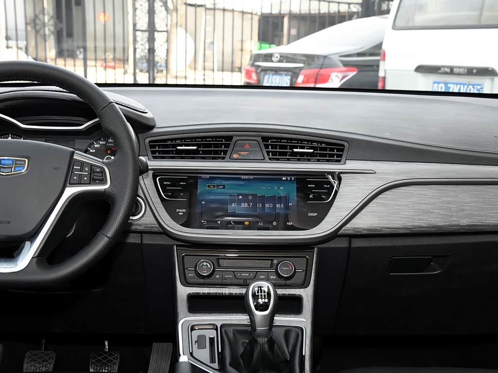 吉利汽车 帝豪gs 2018款 优雅版 1.8l 手动领尚型