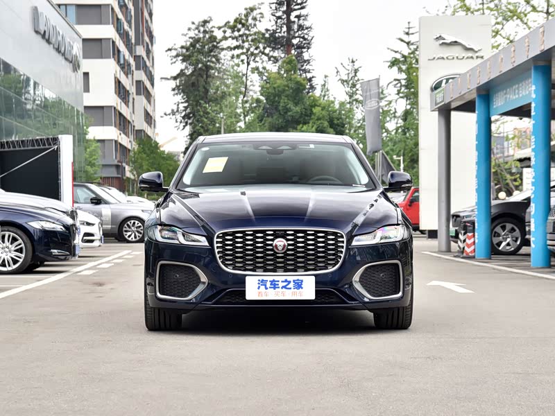 奇瑞捷豹路虎 捷豹xfl 2021款 xfl 2.0t p250 两驱尊享豪华版