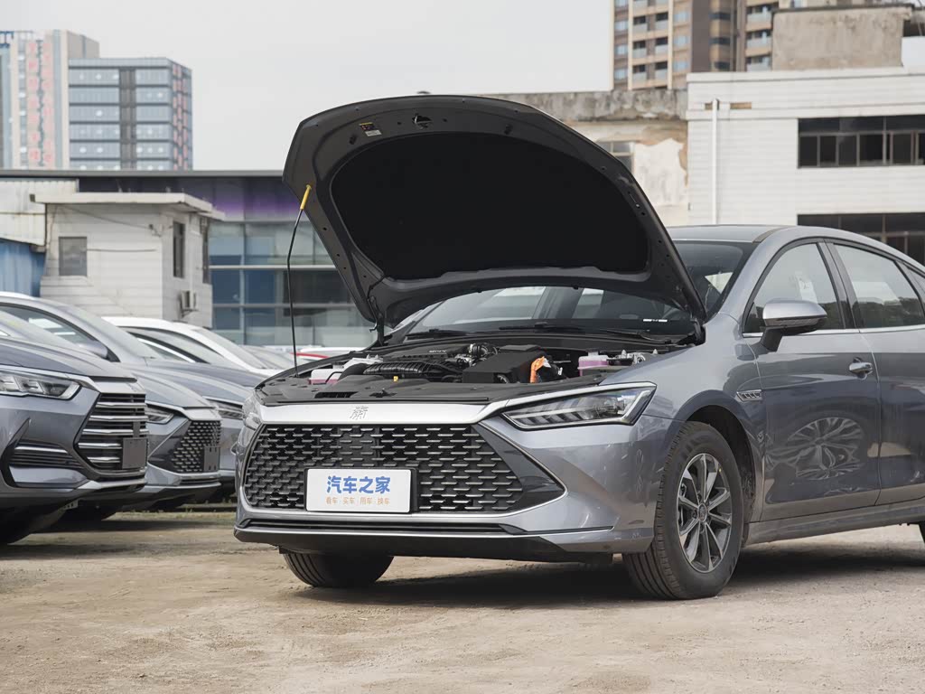 比亚迪 秦plus 2023款 冠军版 dm-i 55km领先型