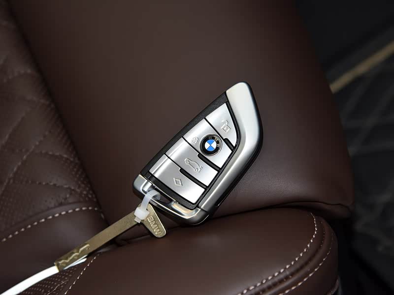 宝马(进口) 宝马7系 2019款 改款 740li 尊享型 豪华套装