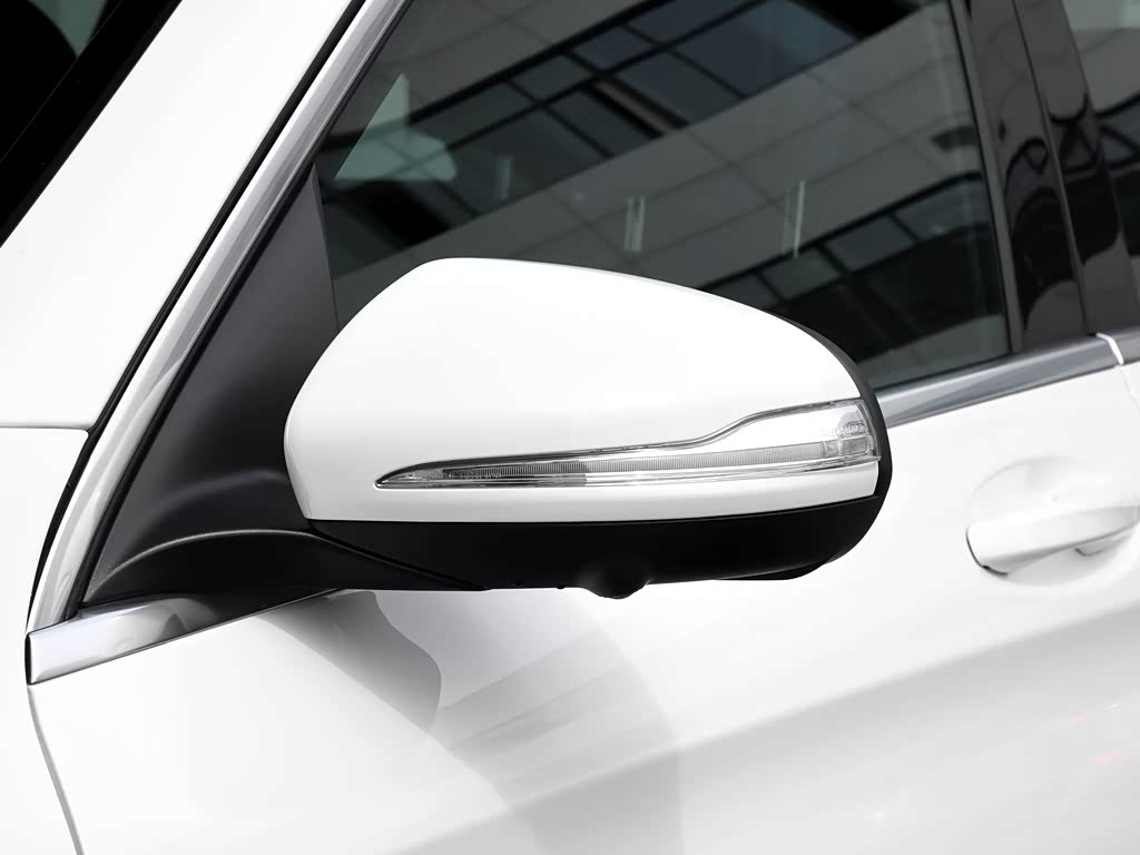 最后一张,您还可以查看                                   奔驰glc