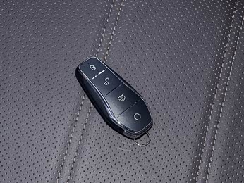 【2020款 升级版 标准续航版 舒适型 报价】比亚迪e2图片_配置_比亚迪