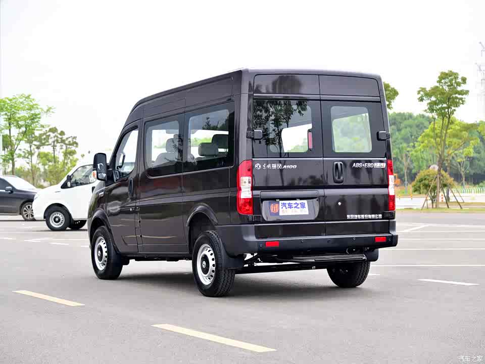 东风汽车 御风 2018款 2.5t物流车a100短轴中顶5-9座国v zd25