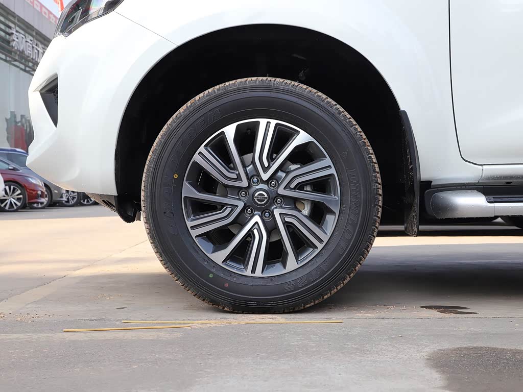 郑州日产 途达 2020款 2.5l xe 手动两驱精英版