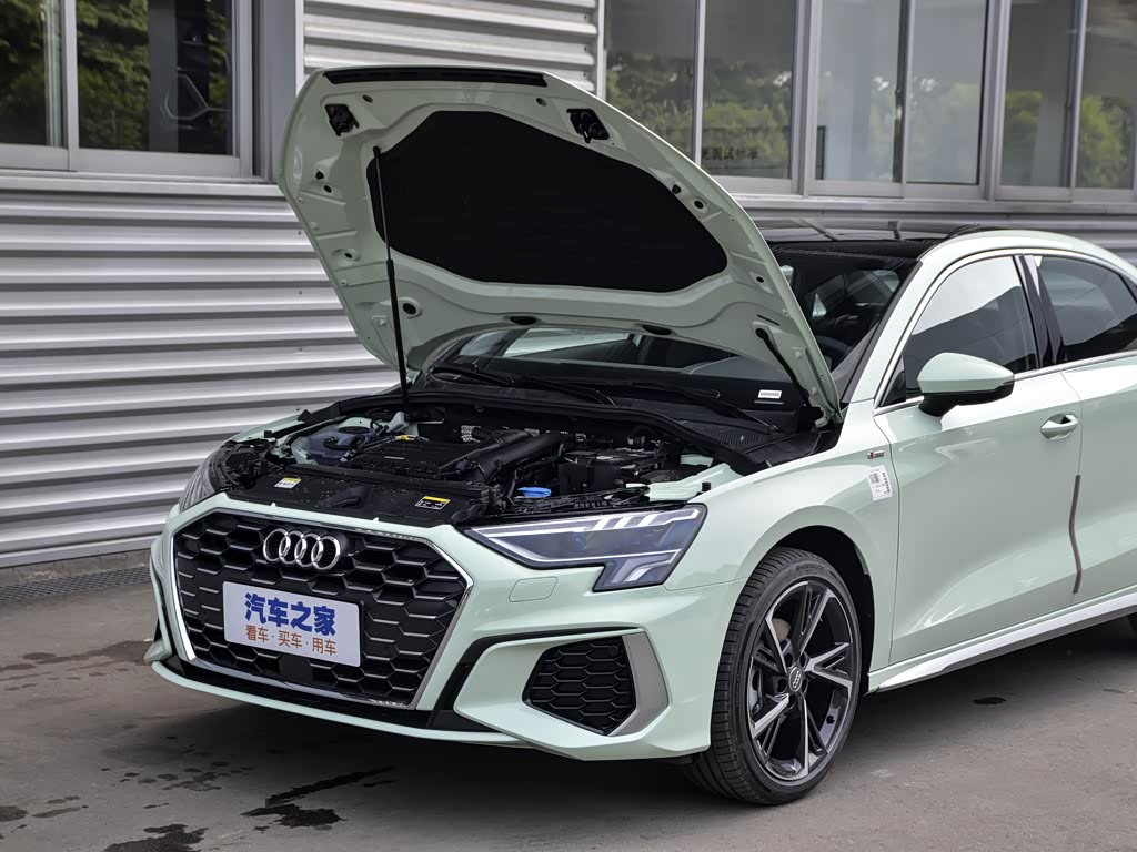 一汽-大众奥迪 奥迪a3 2021款 a3l limousine 35 tfsi 时尚运动型