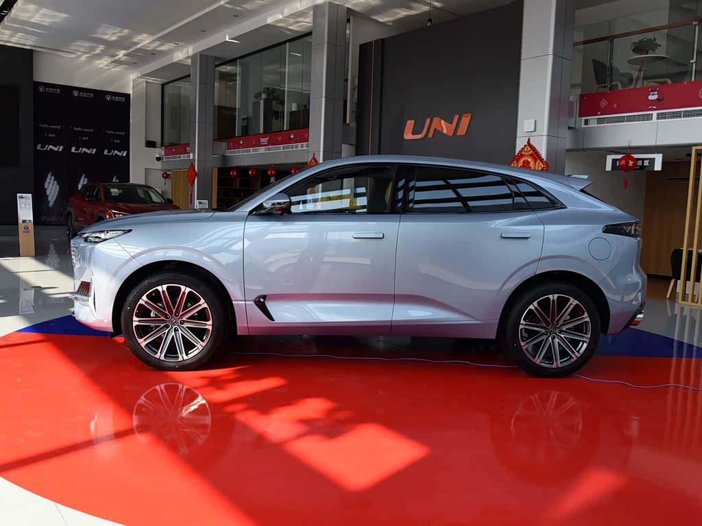 长安汽车 长安uni-k 2021款 2.0t 尊贵型