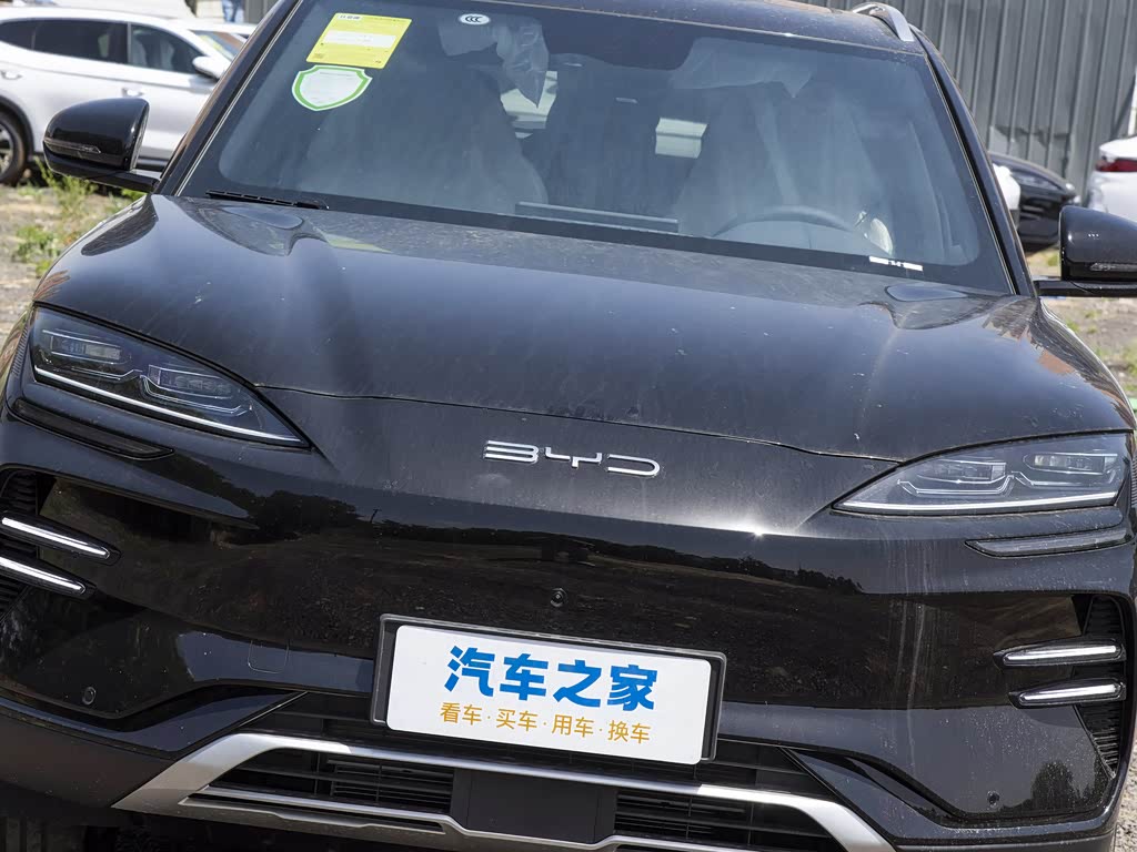 比亚迪 宋plus新能源 2023款 冠军版 ev 520km 尊贵型