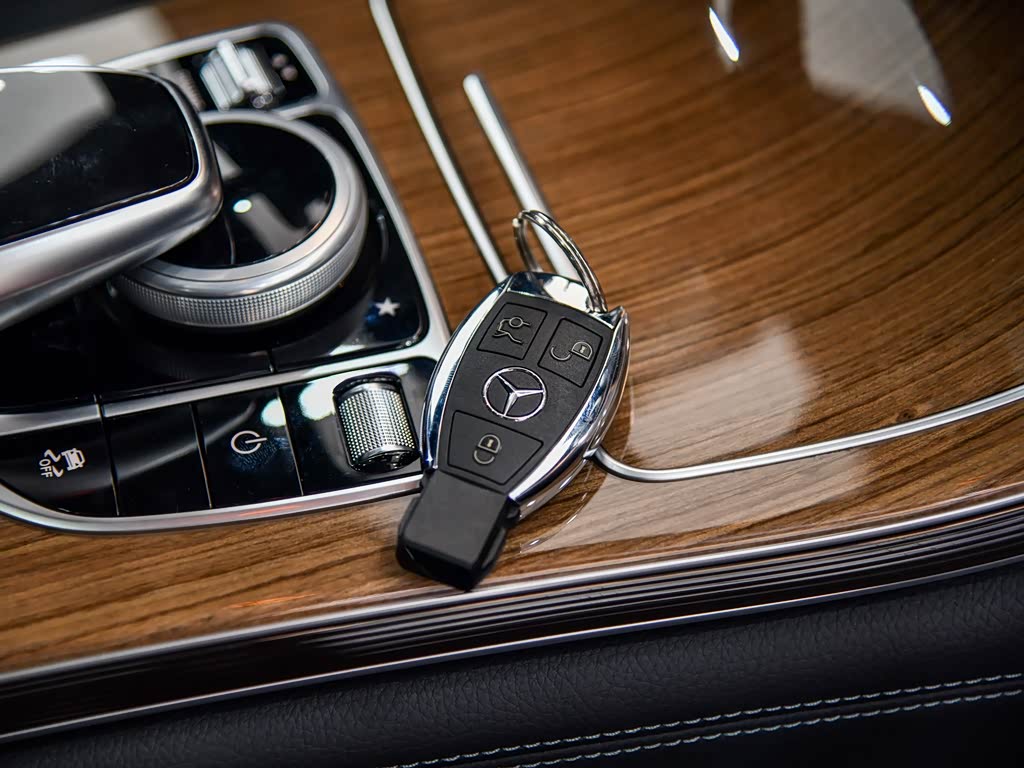 奔驰(进口) 奔驰glc(进口) 2018款 glc 260 4matic 轿跑suv