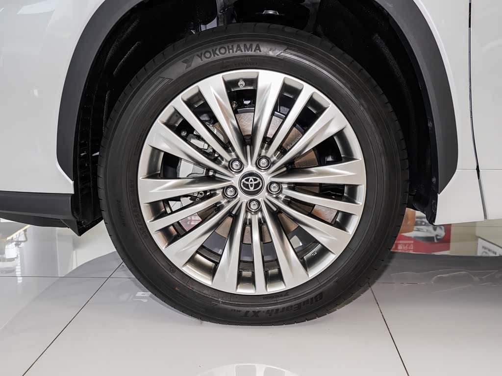 广汽丰田 汉兰达 2022款 双擎 2.5l 两驱尊贵版 7座